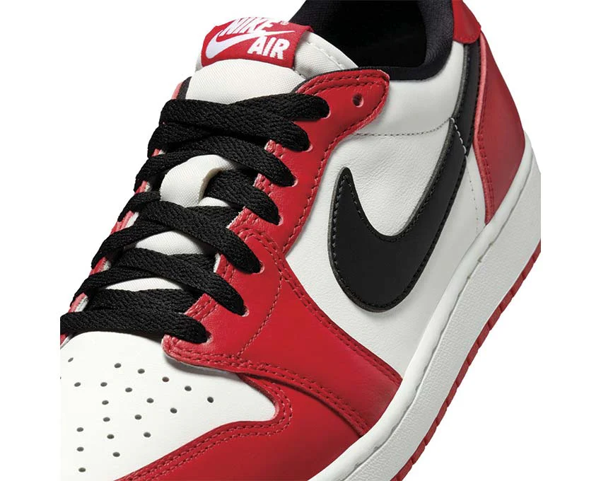 Air Jordan 1 Retro Low OG "Chicago" - Image 2