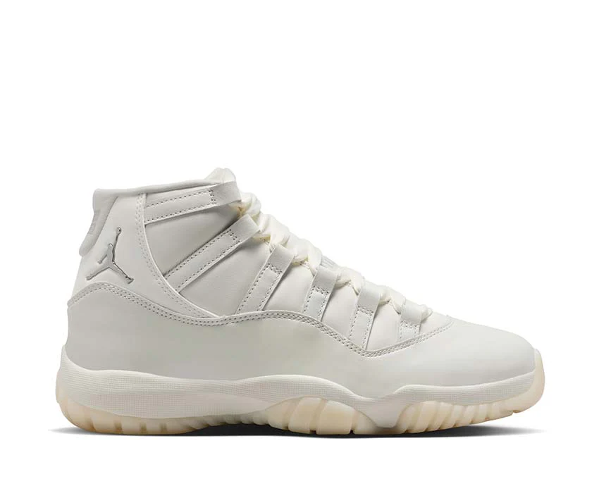 Air Jordan 11 Retro W "Pearl"
