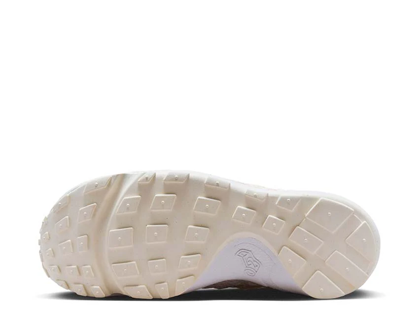 Nike Air Footscape Woven - Image 5