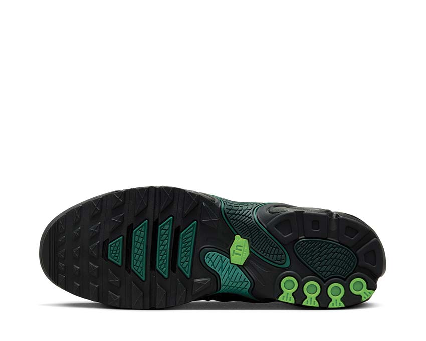 Nike Air Max Plus Drift - Image 5