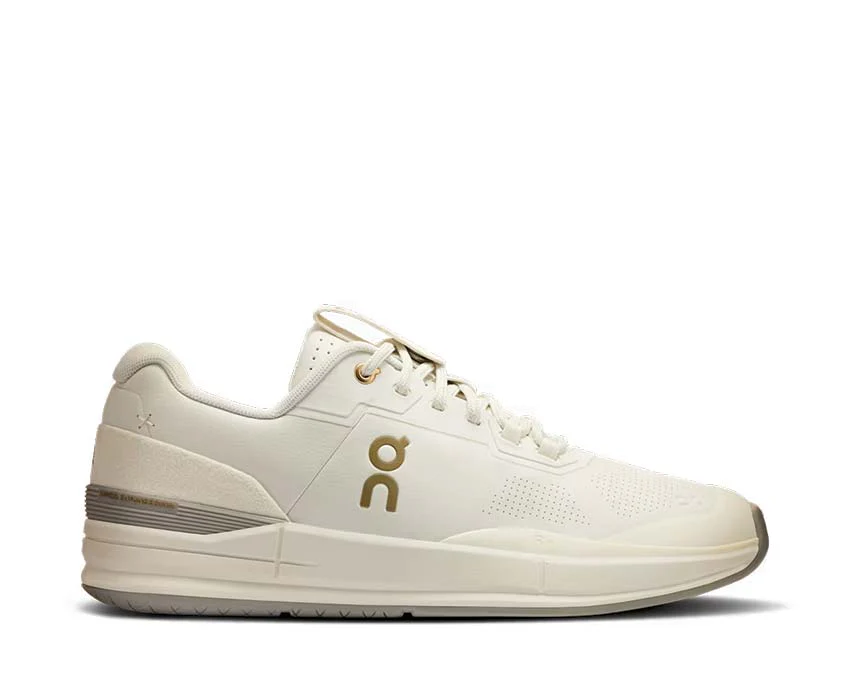 On The Roger Pro Ace "Ivory Fog"