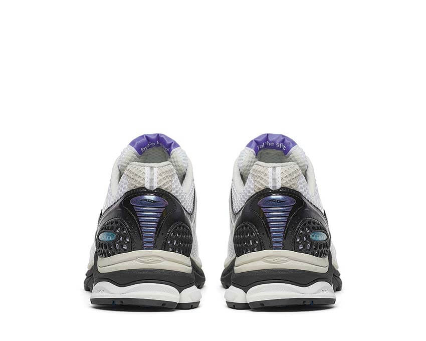 Saucony Progrid Triumph 4 "Nightsky" - Image 3