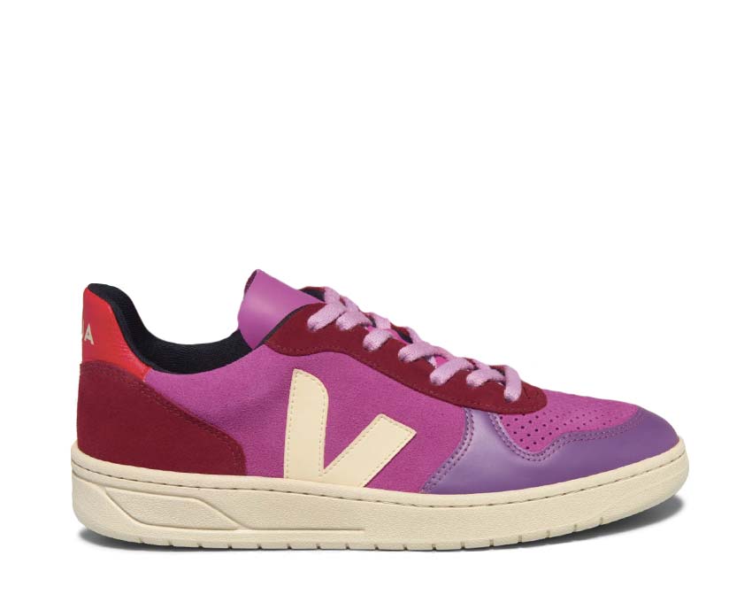 Veja V-10 Suede